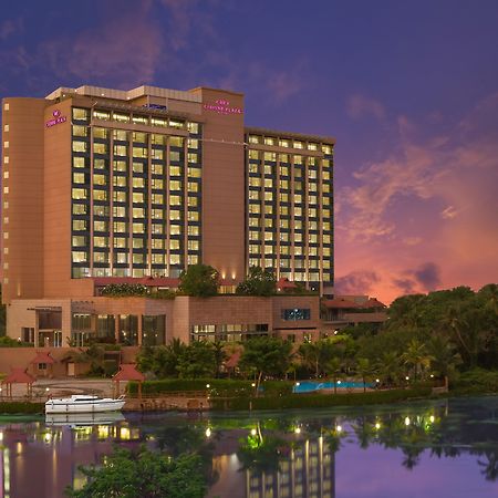 Crowne Plaza Kochi By Ihg Hotel Eksteriør billede Hilton Garden Inn, Mysore