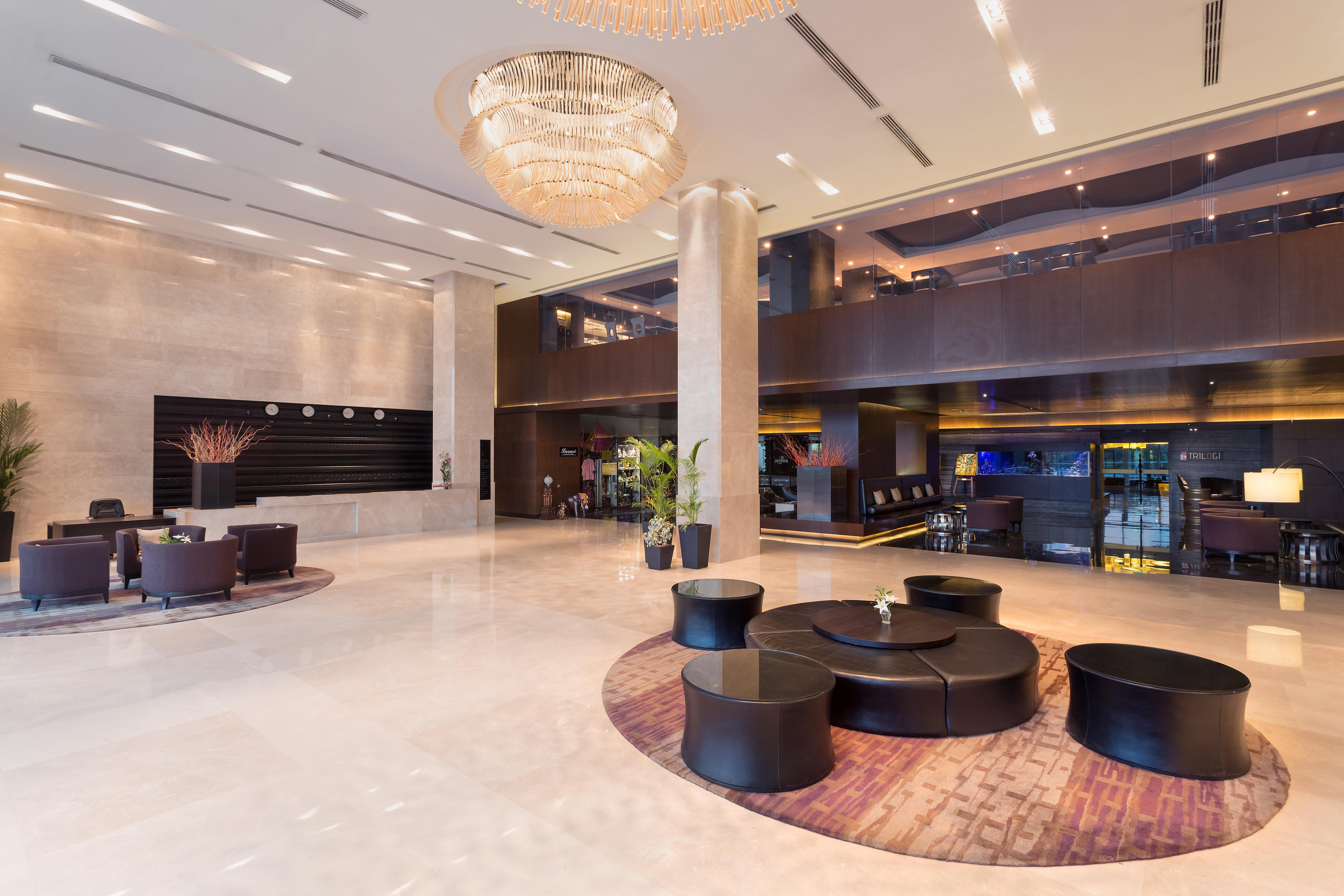 Crowne Plaza Kochi By Ihg Hotel Eksteriør billede Lobby