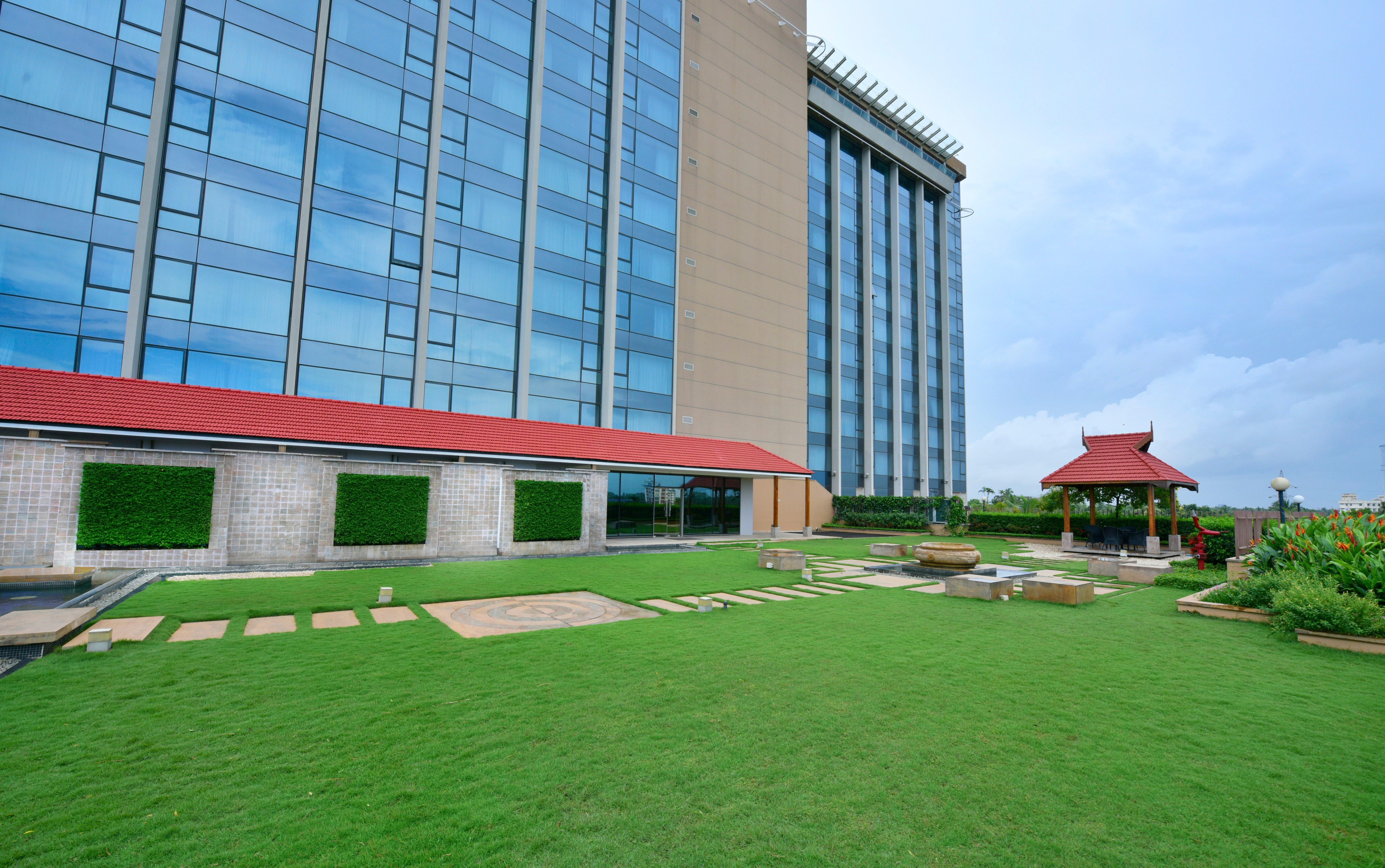 Crowne Plaza Kochi By Ihg Hotel Eksteriør billede The Royal