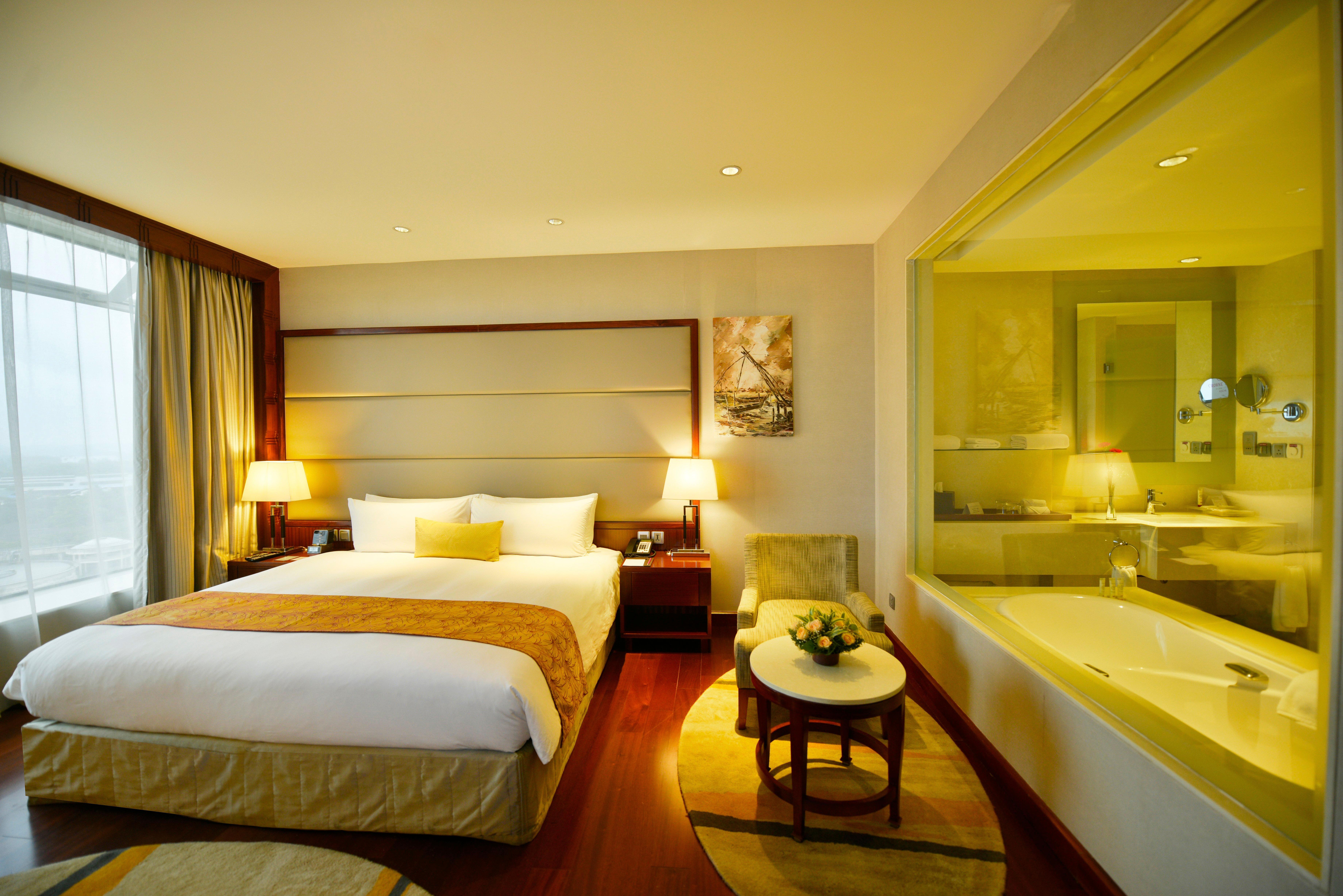 Crowne Plaza Kochi By Ihg Hotel Eksteriør billede A room at the hotel