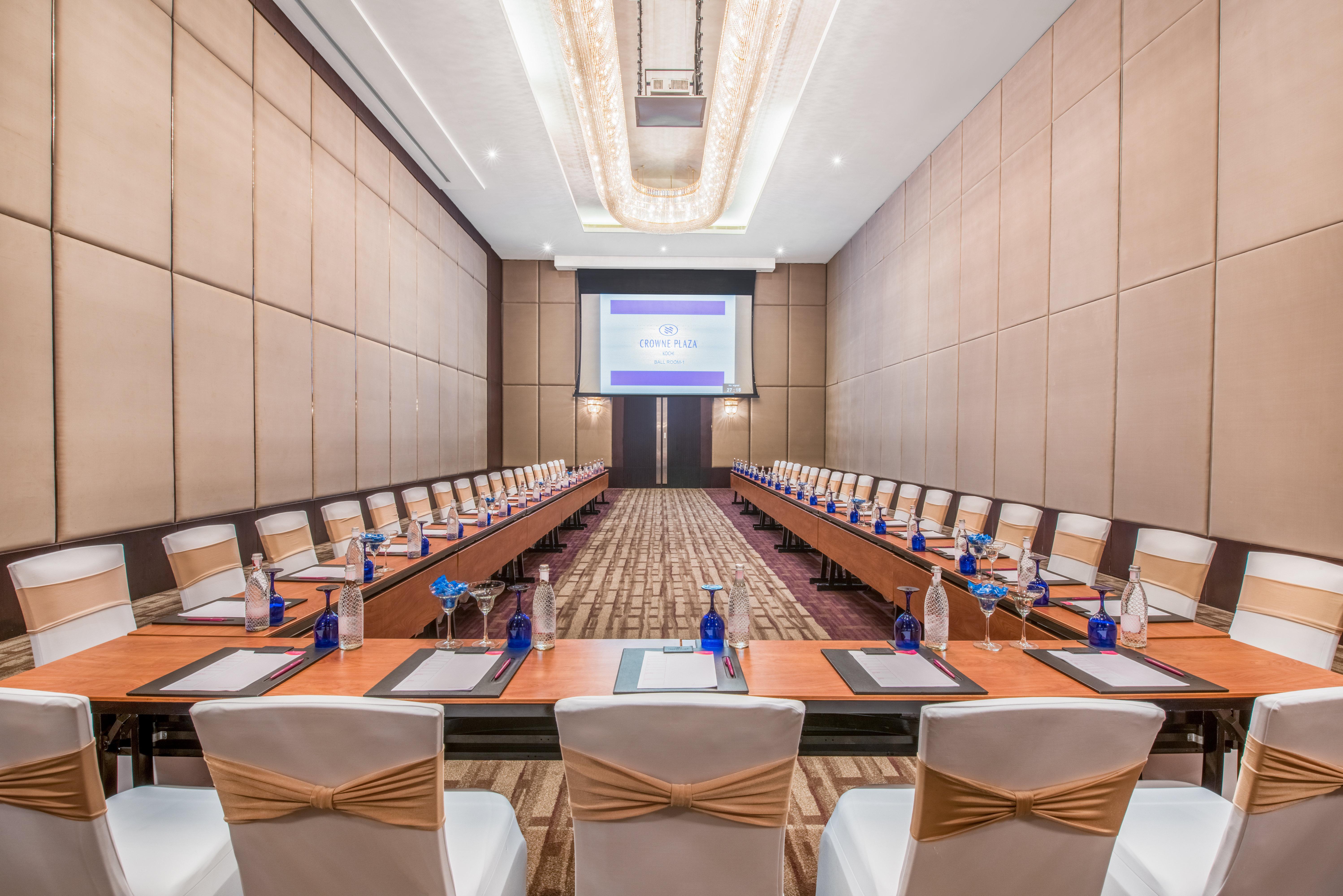 Crowne Plaza Kochi By Ihg Hotel Eksteriør billede Meeting room