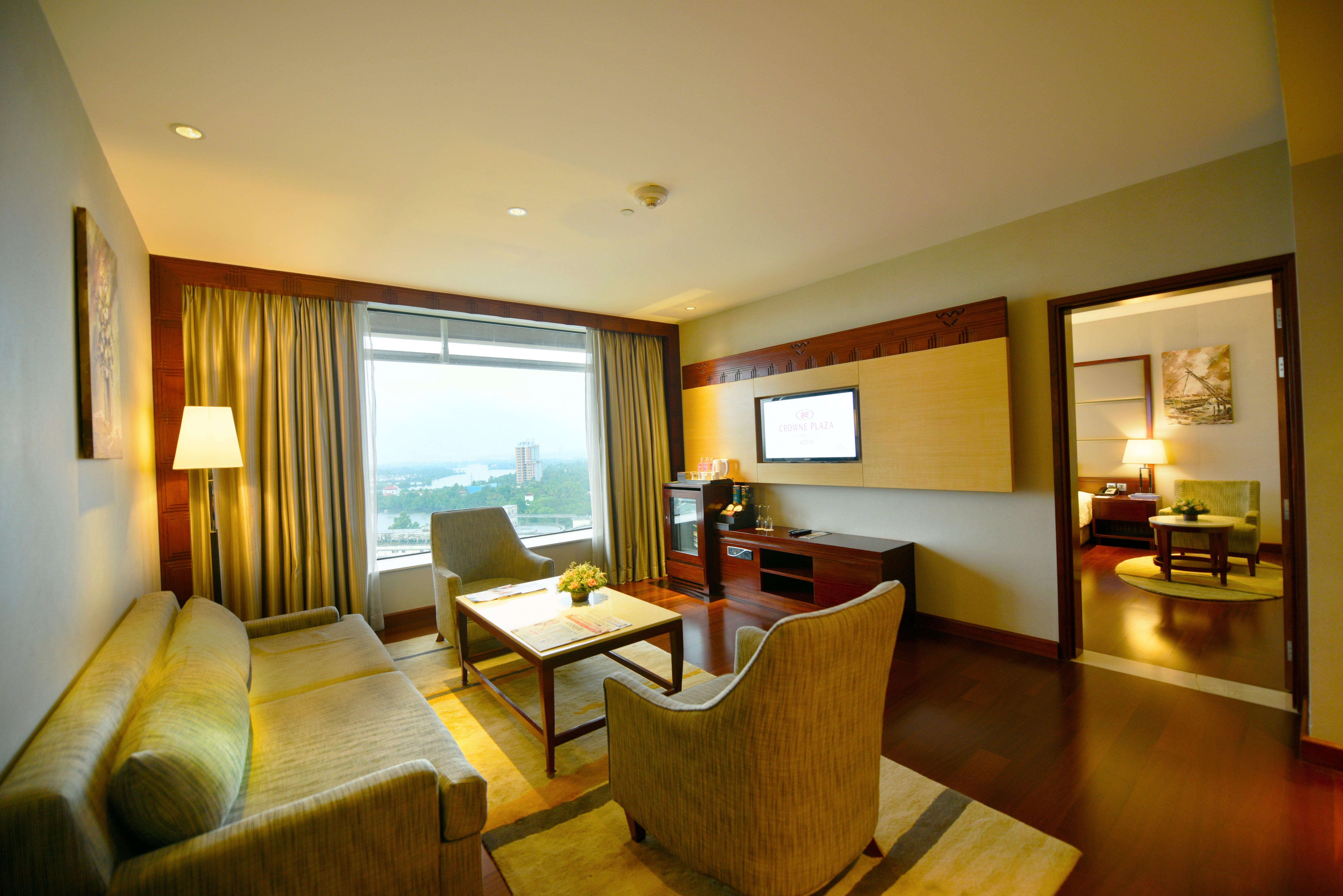 Crowne Plaza Kochi By Ihg Hotel Eksteriør billede A suite at the Taj Bengal