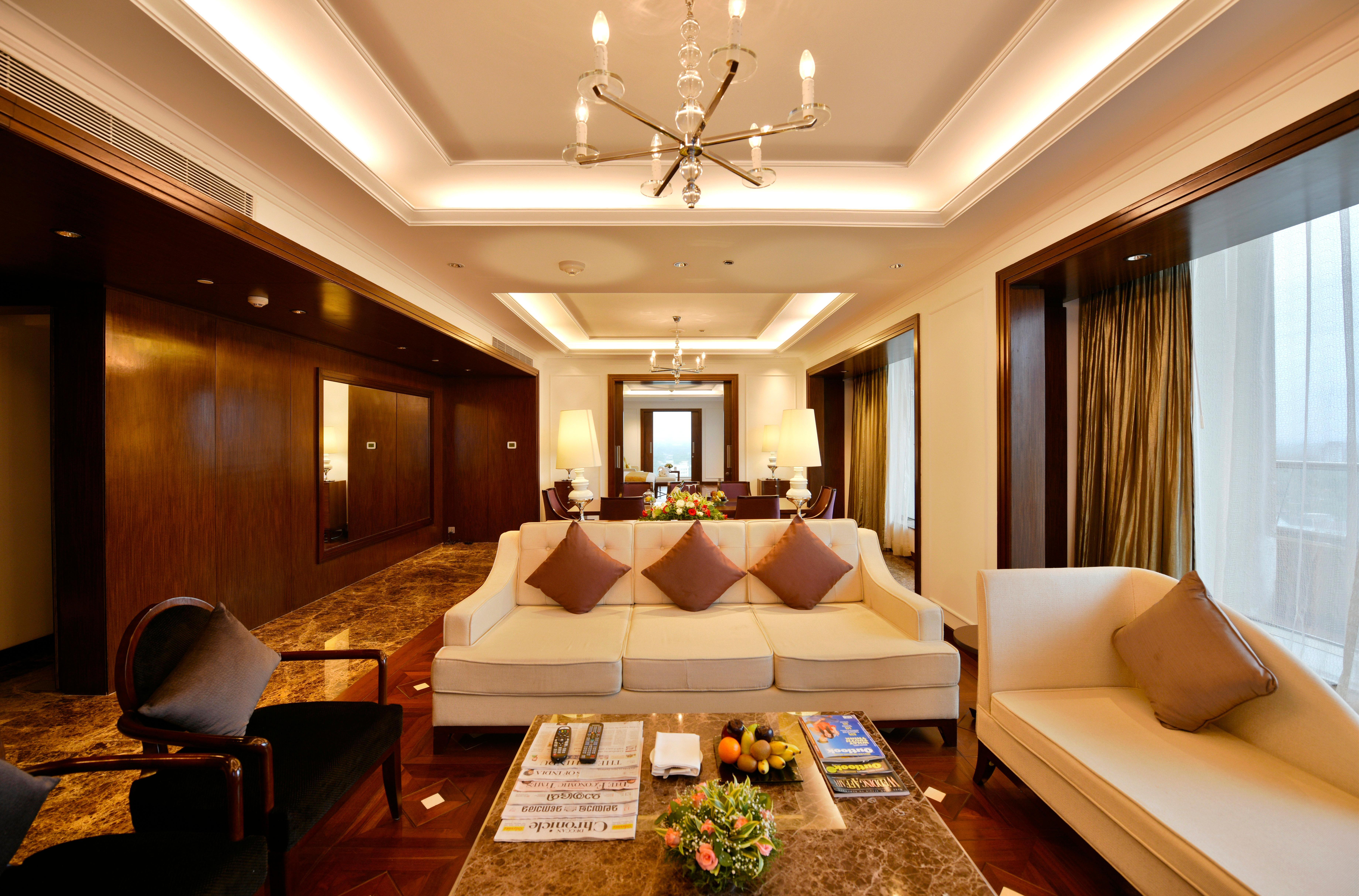 Crowne Plaza Kochi By Ihg Hotel Eksteriør billede A suite at the hotel