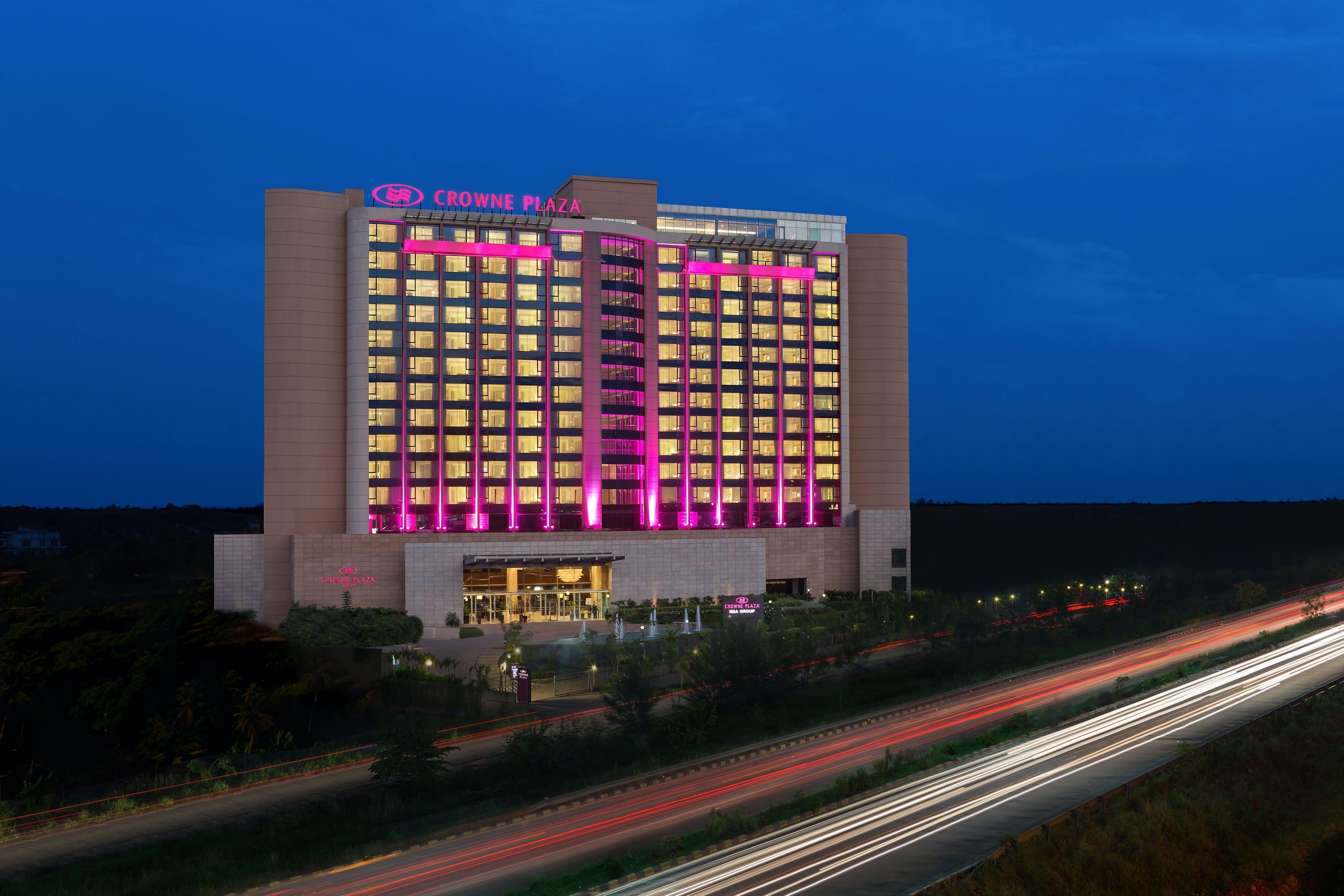 Crowne Plaza Kochi By Ihg Hotel Eksteriør billede CROWNE PLAZA