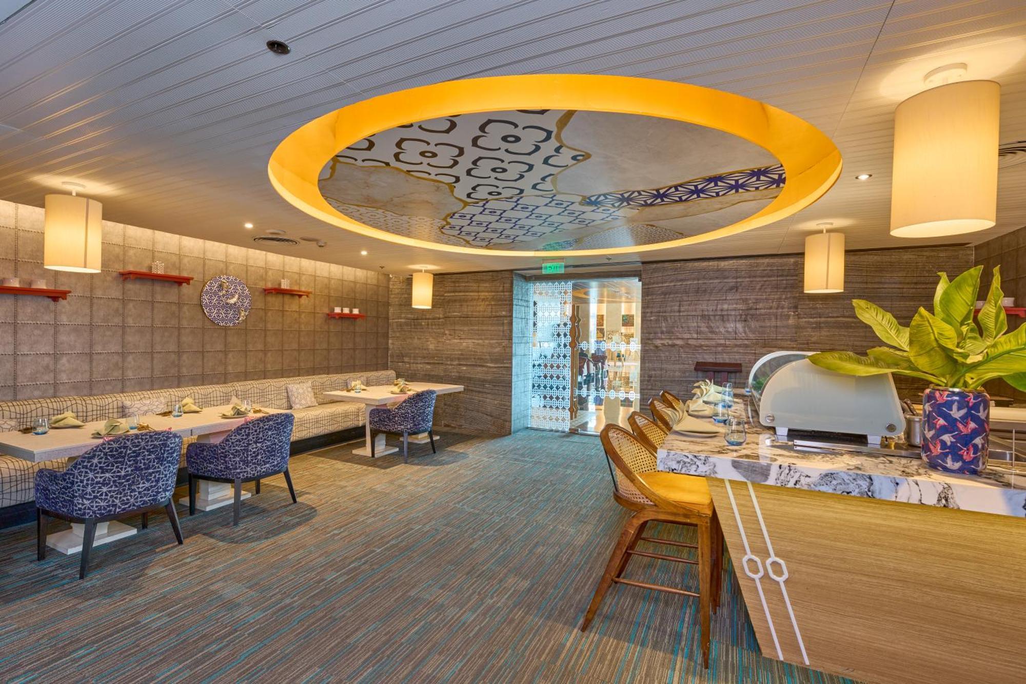 Crowne Plaza Kochi By Ihg Hotel Eksteriør billede The interior of the restaurant